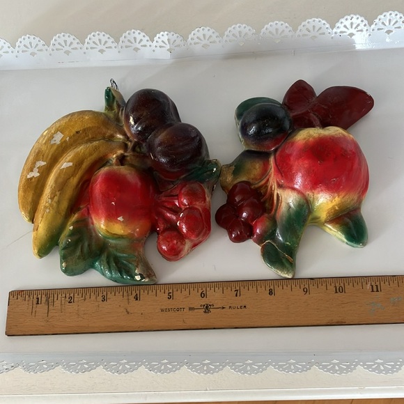 Vintage MCM Chalkware Wall Art Plaques Of Fruit - Picture 8 of 12